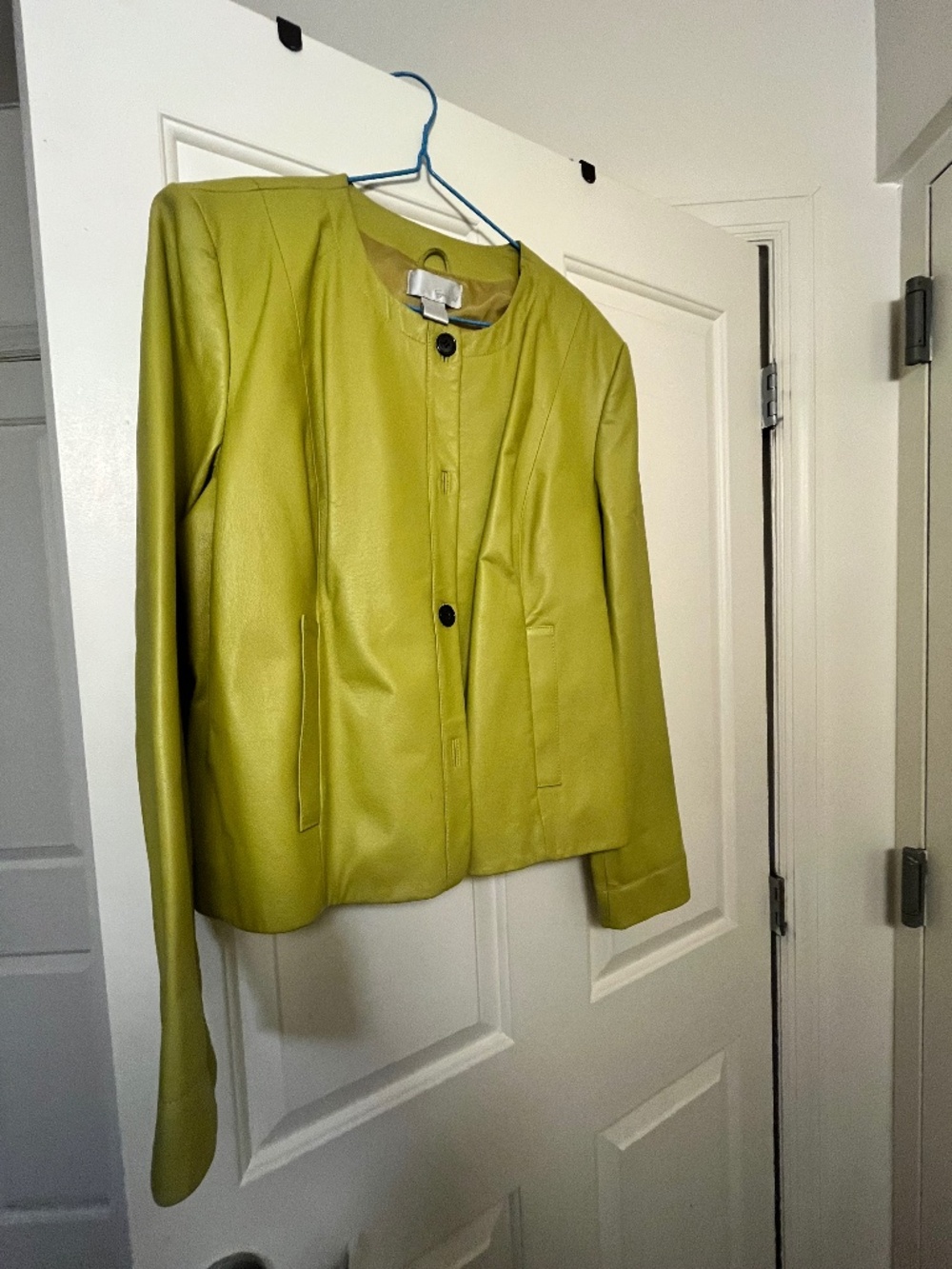 Spiegel women’s cropped leather jacket